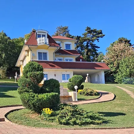 Szépkilátó 1 Medencével Apartman